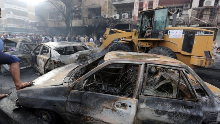 Петима терористи избиха 18 души в Ирак