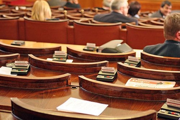 Депутатите се връщат извънредно на работа