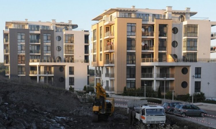 Купуваме всяко второ жилище с пари накуп, без кредит