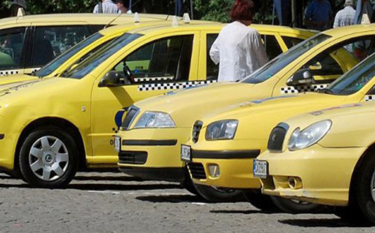  150 акта за незаконни таксита на софийското летище 