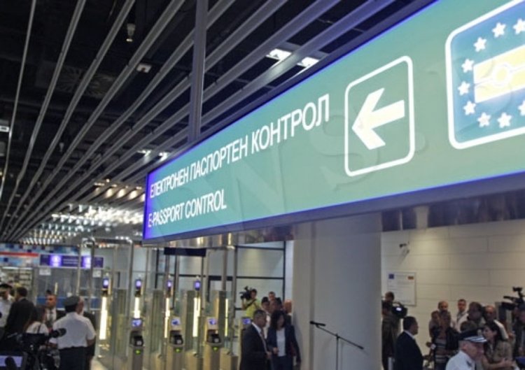 Втори случай. Пътници влезли без гранична проверка на летище София