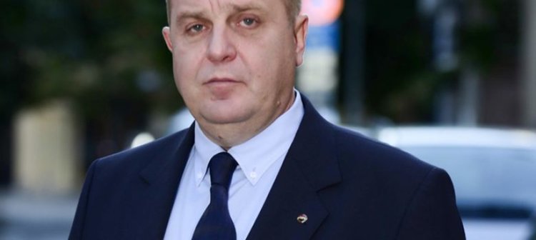 Каракачанов ще съди Марешки за "прахообразни вещества"