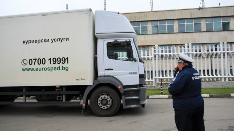 Започна транспортирането на бюлетините за евровота