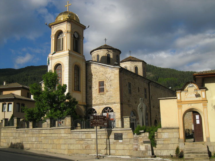 Църквата  „Св. Николай Чудотворец“ в Устово кани на храмов празник