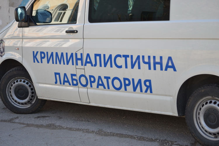 Полицията разследва кражба на пари от параклис край Момчиловци