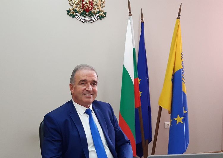 Кметът на Асеновград - победител в категорията "Демографска политика и "ин витро" програми" в конкурса "Кмет на годината"