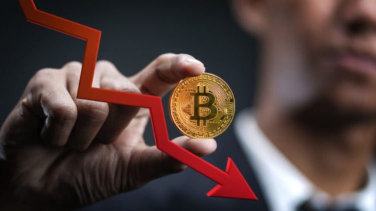 Нов срив на биткойн след призив на Китай за ограничаване на "копаенето" и криптотърговията