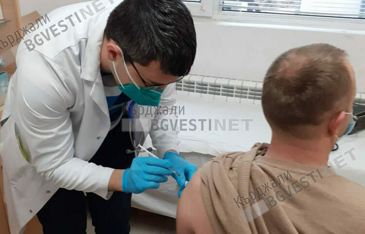 Рекордно нисък брой на ваксинирани в областта през изминалия ден, в страната имунизираните са едва 2 662