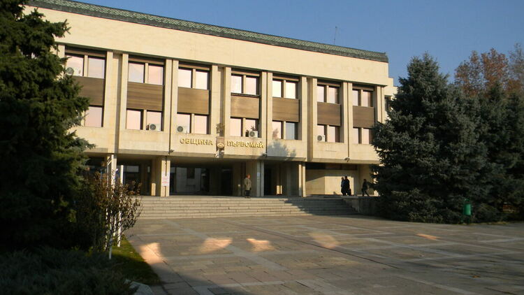 Служители и граждани ще влизат в Общината със зелен сертификат