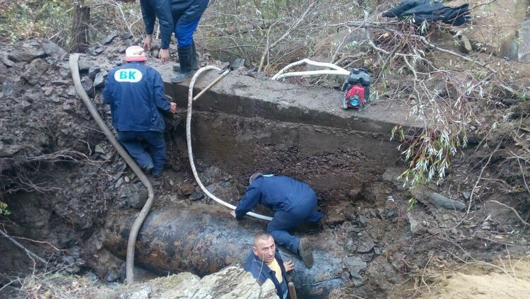 Кърджали остава без вода поне за три дни, голяма авария на магистралния водопровод