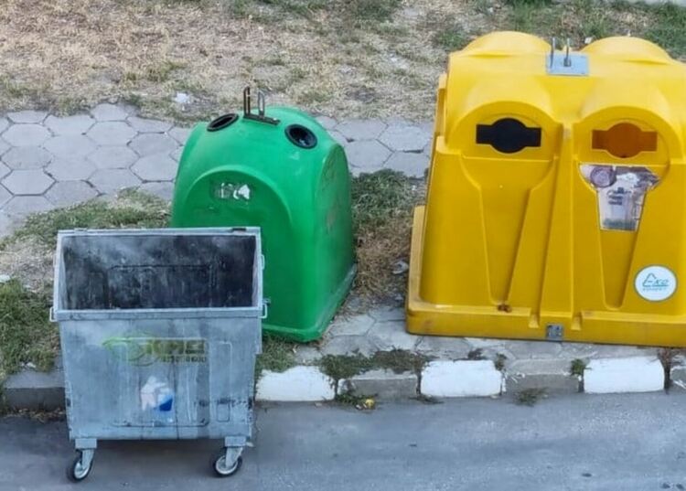 Глобяват всеки, който паркира автомобила си пред съдовете за отпадъци