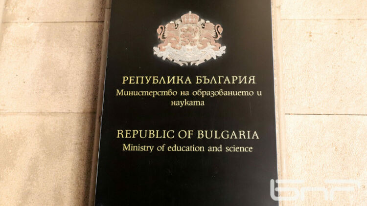 Всеки трети ученик учи присъствено, без да е нужно да се тества