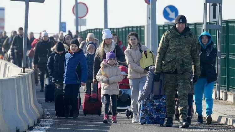 ООН: Близо 5 милиона украинци са напуснали страната си, бягайки от войната