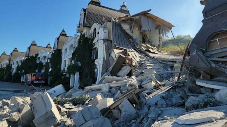 Четири ракети удариха Одеса, докато Путин държеше реч на Червения площад