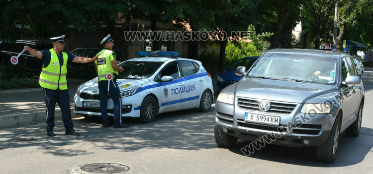 Задържаха водач с 3 вида дрога, стартира спецакция в Хасковско