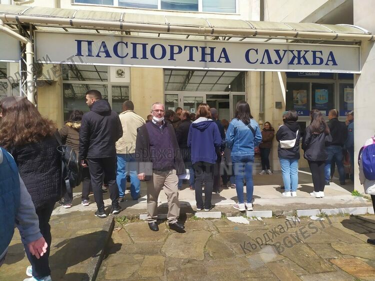 54 996 граждани са обслужени от Паспортна през миналата година в областта