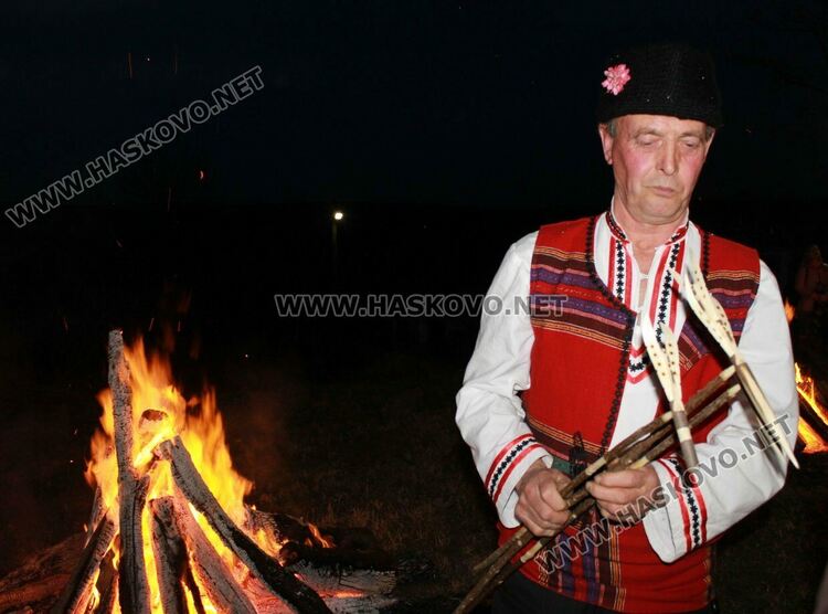 На Сирни Заговезни: Чавги в Бряст, оратник в Крепост