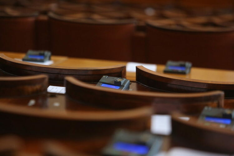 Възможно ли е стабилно мнозинство в 49-ия парламент?