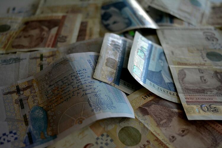 Колко пъти и как „народната власт“ обра парите на народа - история на българския лев