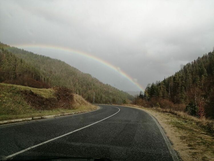 Значителна облачност в планините във вторник