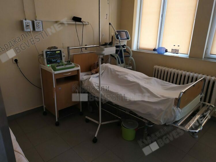 Младежи се биха тази нощ в Кърджали,наръган с нож е в болница