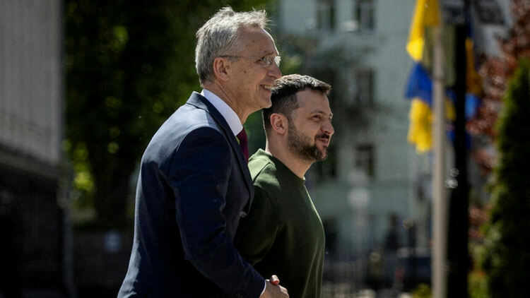 „Уолстрийт джърнъл“: НАТО прави помощта за Украйна „устойчива на Тръмп“