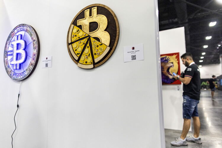 Биткойнът премина прага от 60 000 долара