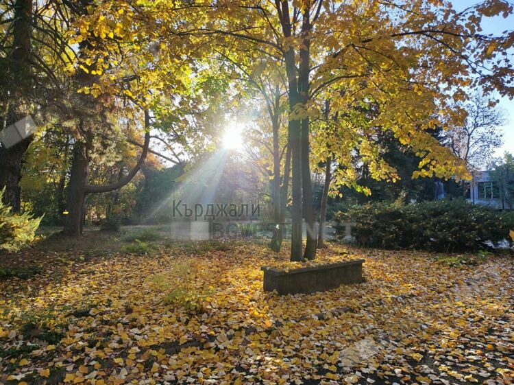 Облачно и тихо днес в Кърджали,кратък дъжд