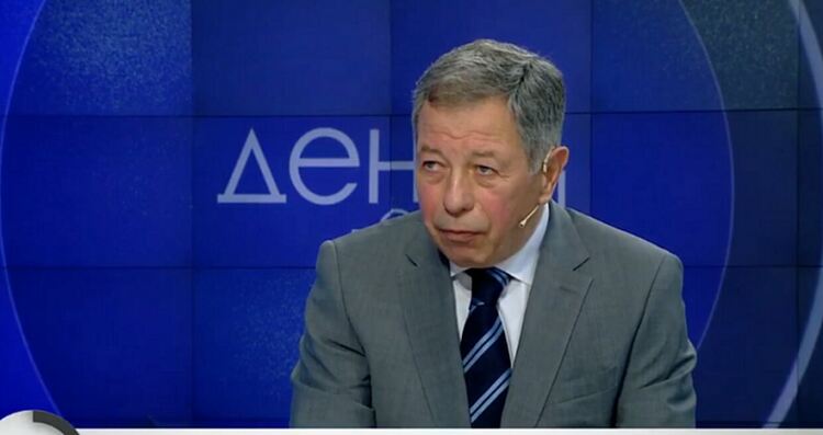  Генерал Румен Миланов за чадърите и заплатите в МВР