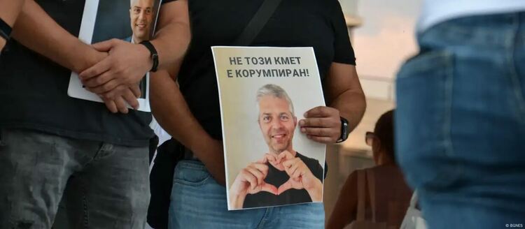 „Ало, Пламенка“ и арестът на Коцев: какво не е наред