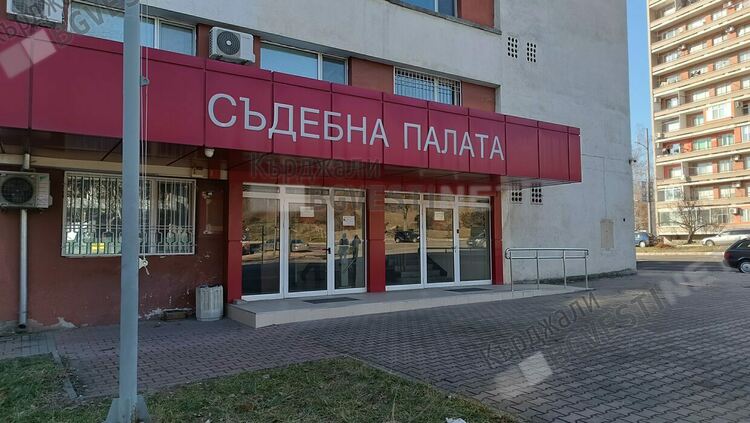 Кърджалийка,ухапана от безстопанствено куче, осъди Общината за 5000 лв