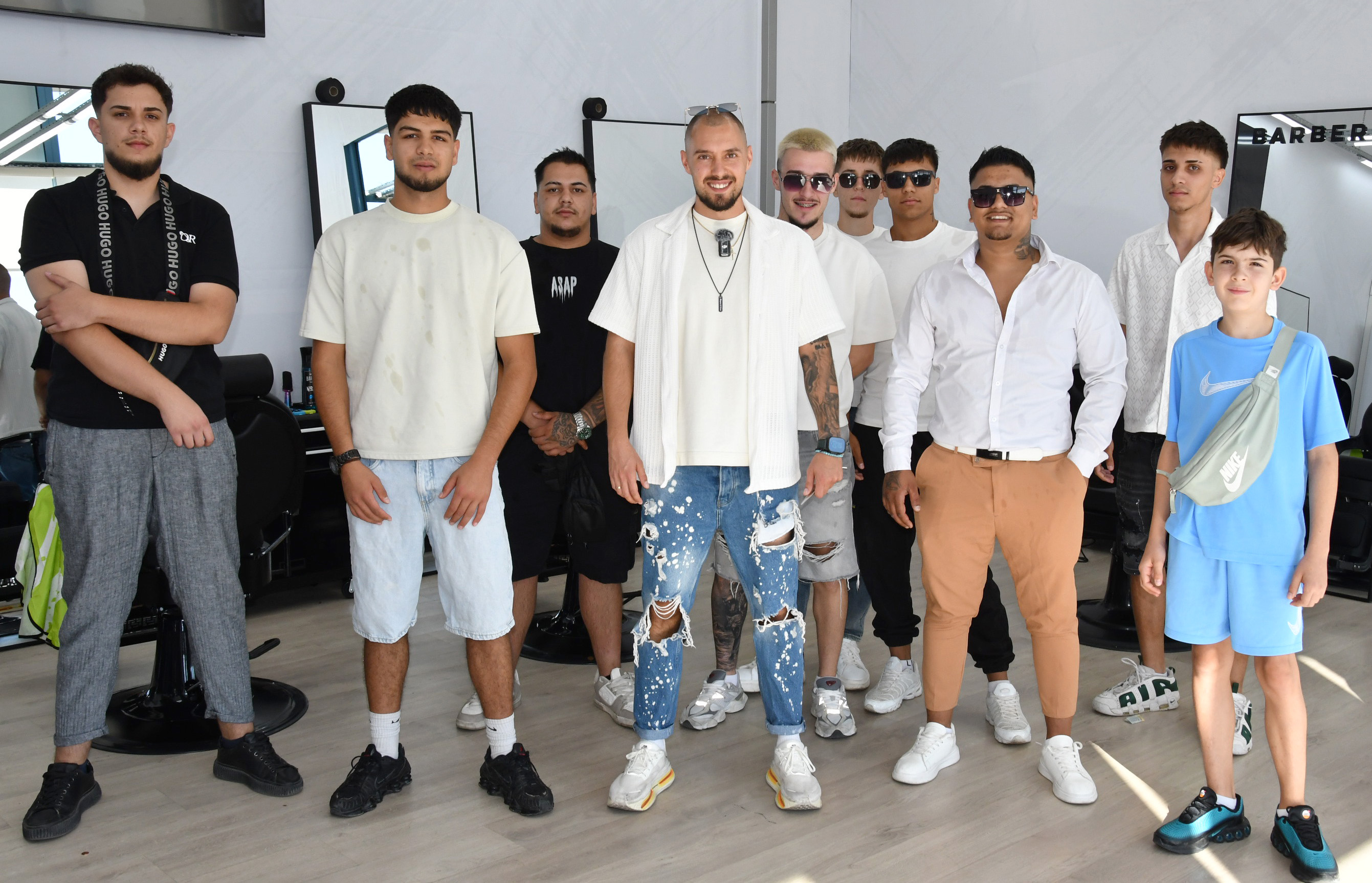 Георги Силвестров откри трета бръснарница „Barber X“ в Хасково със 7 работни места