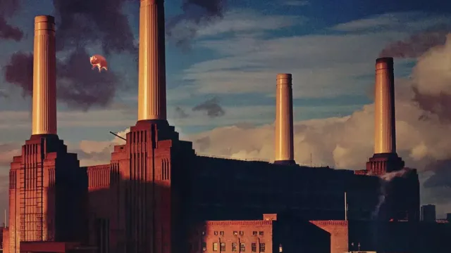 Сградата от обложката на „Animals“ на Pink Floyd става концертна зала