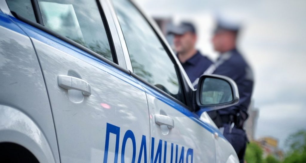 Шофьор с 1,71 промила се блъсна в къща в Борино, двама са пострадали