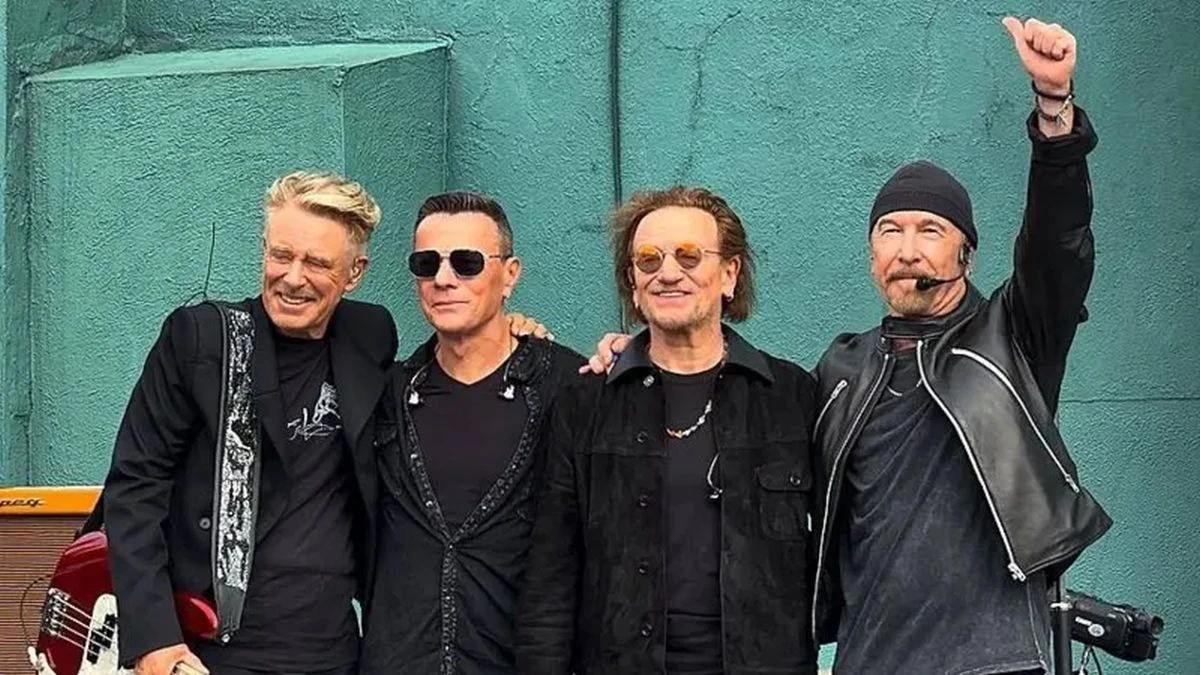 U2 отбеляза 50-годишнината си с концерт в училището, откъдето тръгнаха към славата