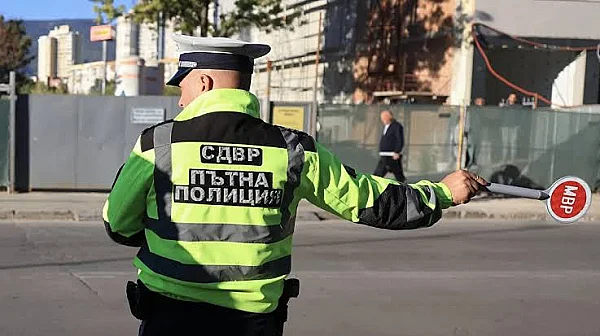 Забравете за телефоните, слагайте колани: Започва акция срещу разсеяните шофьори