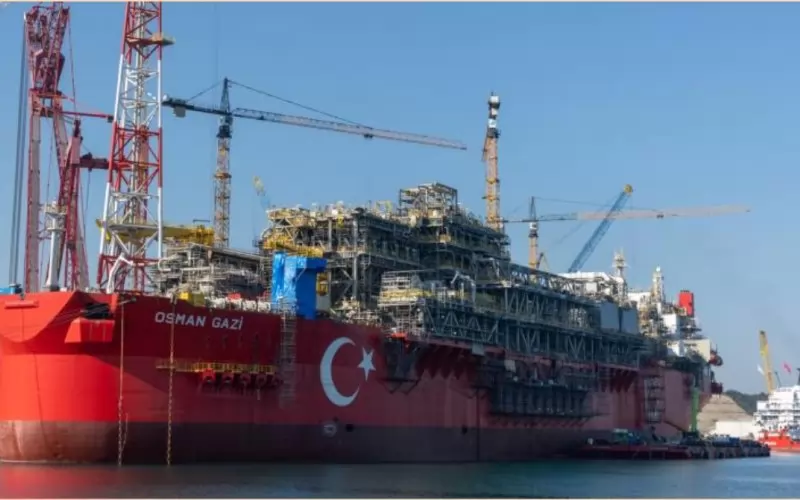 Гигантски плаващ завод за газ пътува към турското находище Сакария