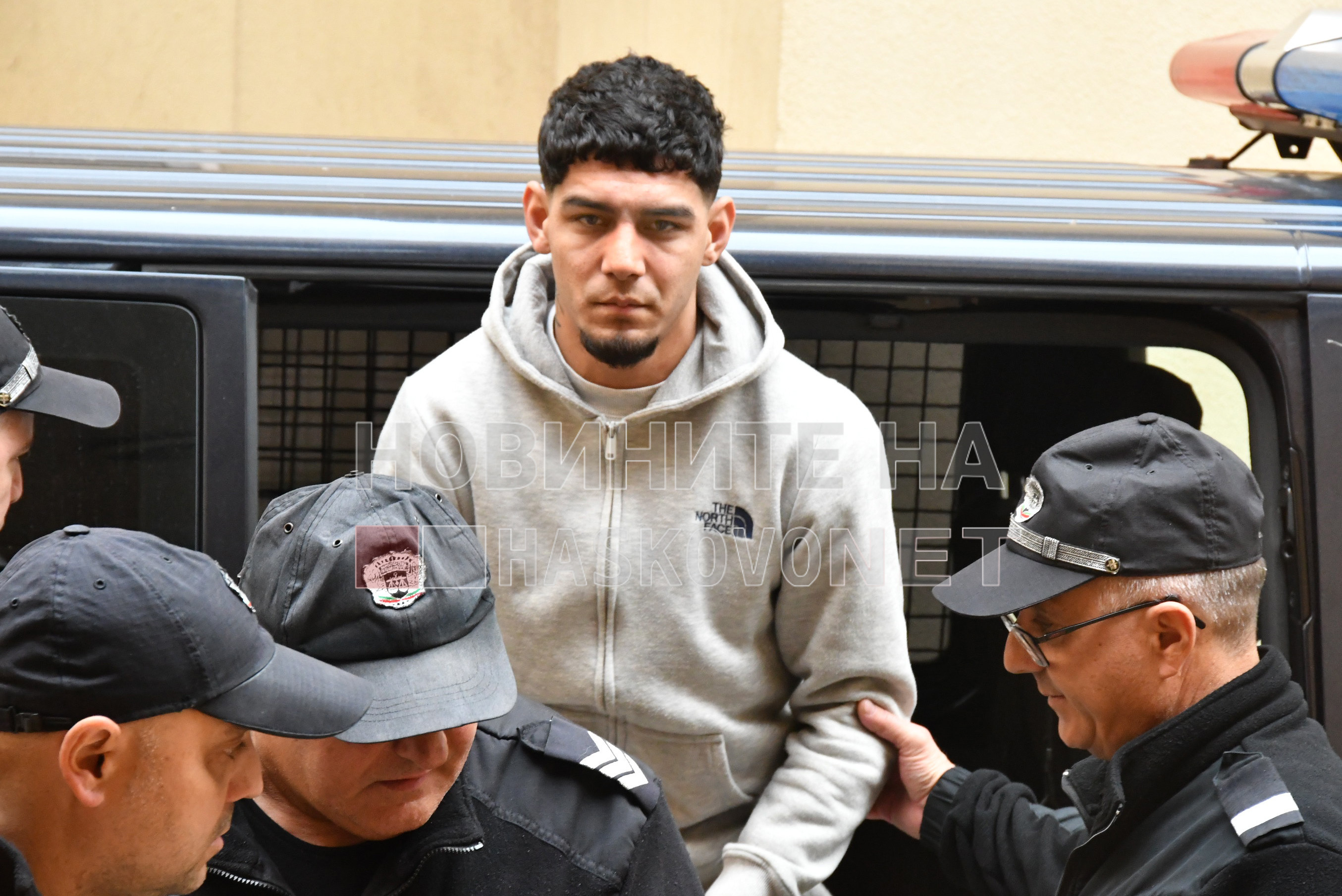 Окончателно: Задържан за жестокото нападение над спасител на басейн остава зад решетките