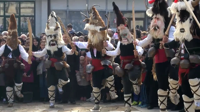 Кукерската група от ивайловградския квартал Лъджа спечели златен медал от Международния фестивал на маскарадните игри „ Сурва-2017“ в Перник