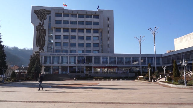 Кой мери кръвното на самотните и "изоставени" възрастни хора. Добрият пример -Златоград!