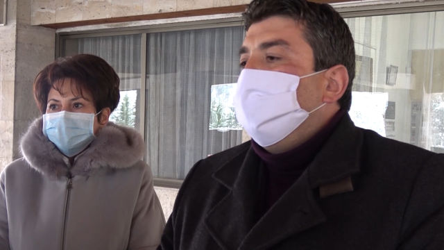Четири нови положителни за коронавирус в Смолянско, болниците заделят легла за прием на леки и среднотежки случаи