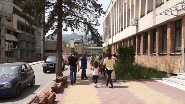 Двама души включени в регистъра на заразените по погрешка, пробите им всъщност се оказаха отрицателни